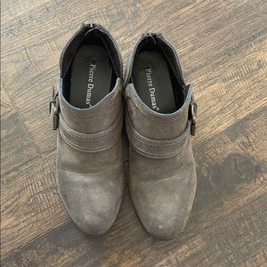 Pierre Dumas size 7.5 ankle booties